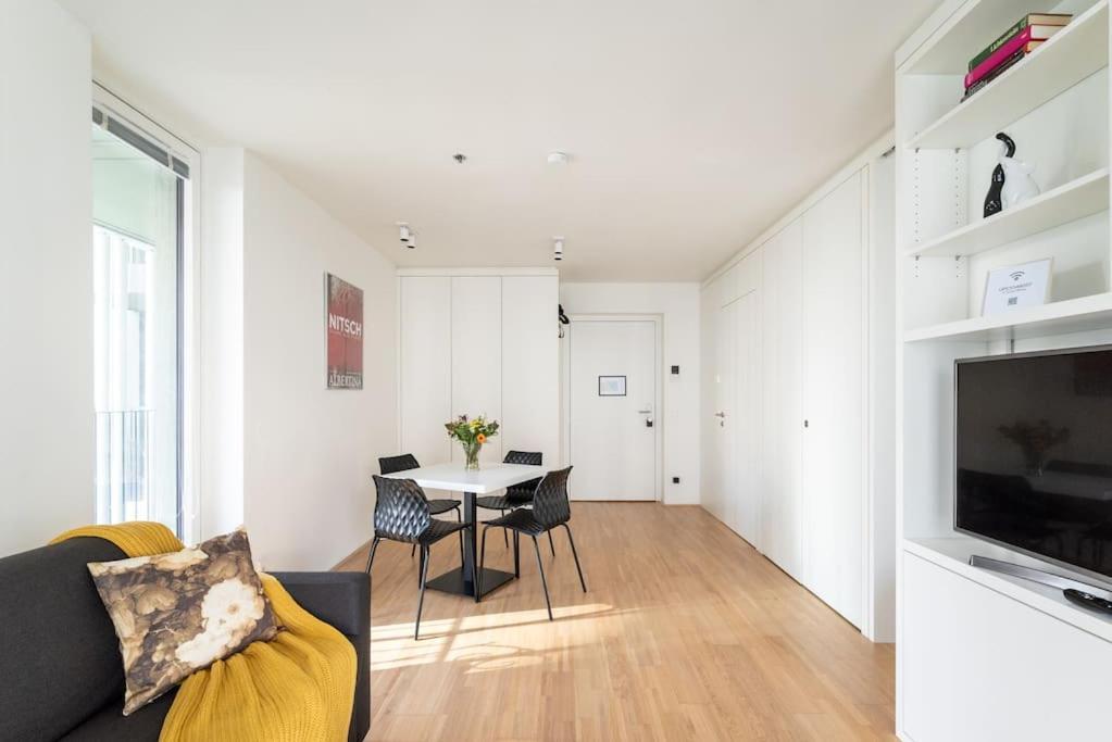 Smart Studio With Terrace By Hm Vídeň Exteriér fotografie